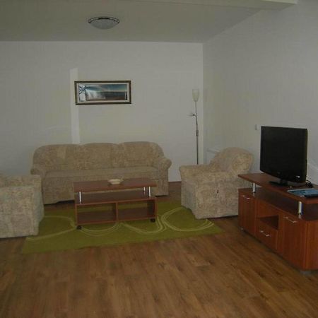 Bazeni Baikal Hotel Topola Екстериор снимка