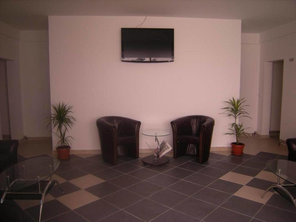 Bazeni Baikal Hotel Topola Екстериор снимка
