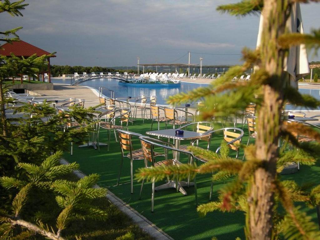 Bazeni Baikal Hotel Topola Екстериор снимка